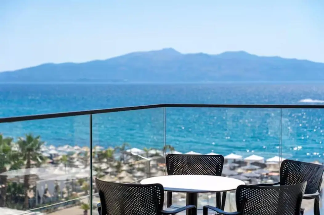 Beachfront Apartments- Horizon Residence