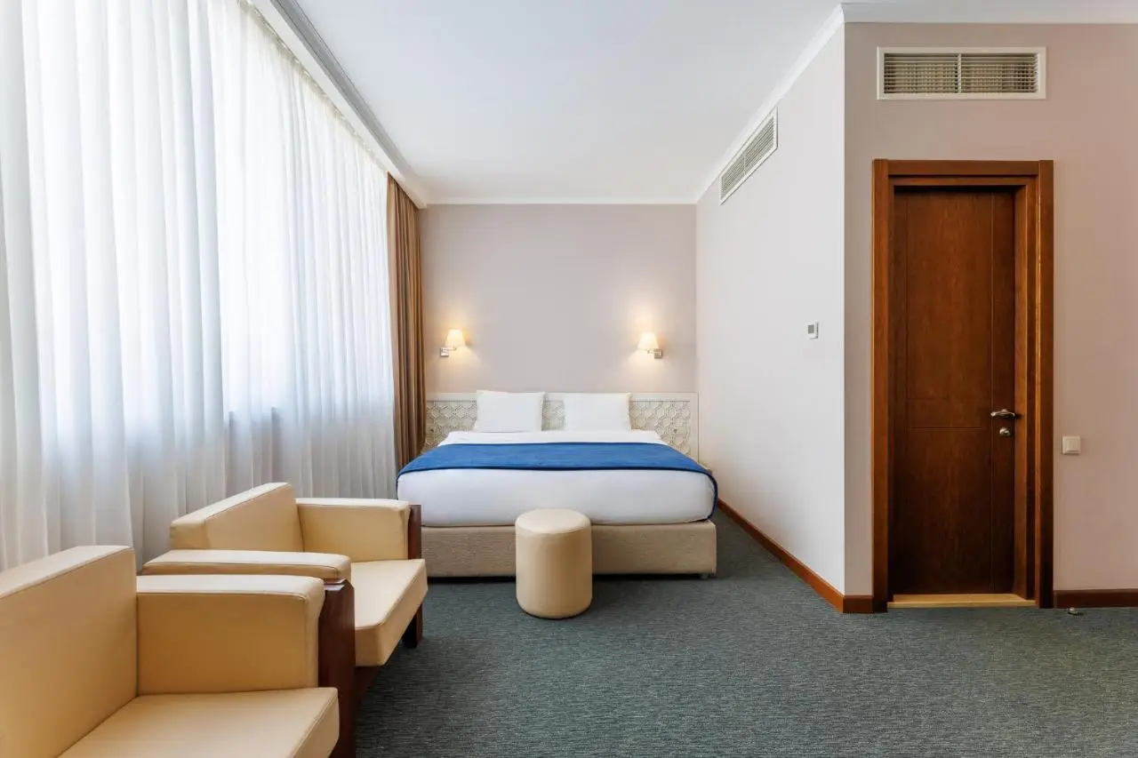 Cruise Hotel