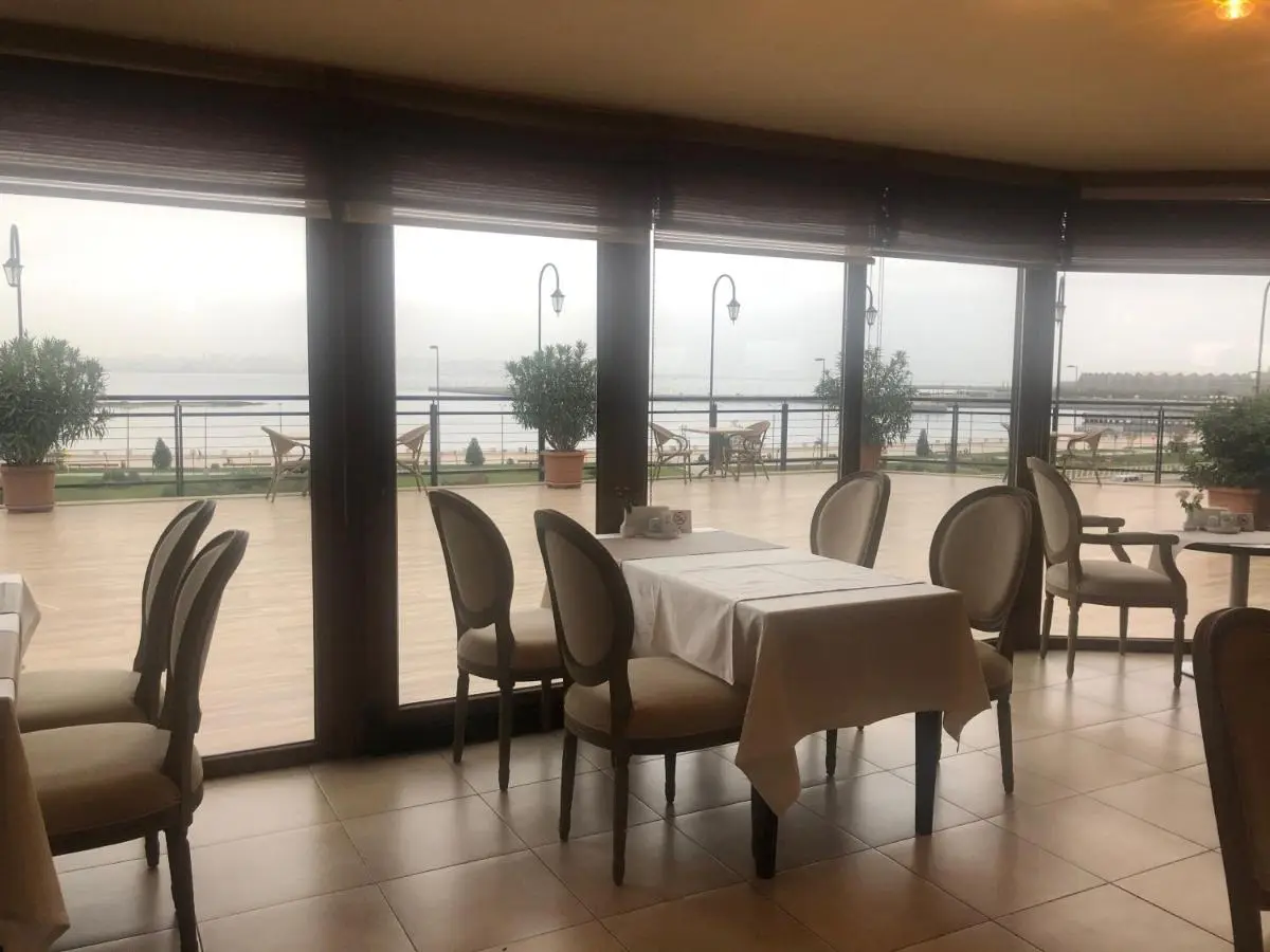 Riviera Hotel