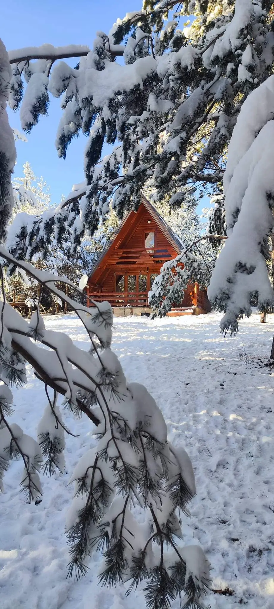 Cozy Forest Hut near Sarajevo with outdoor hot tub