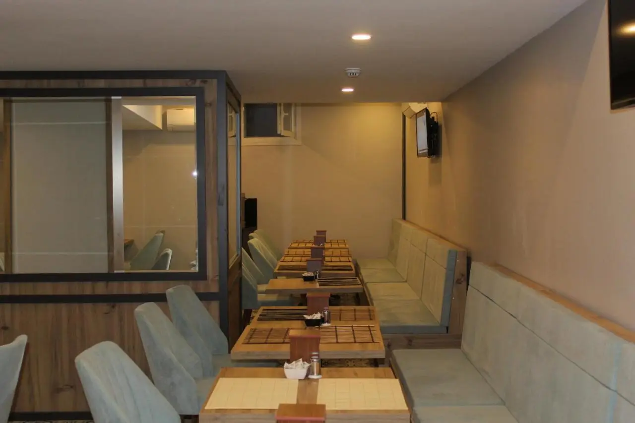The Reina Hotel