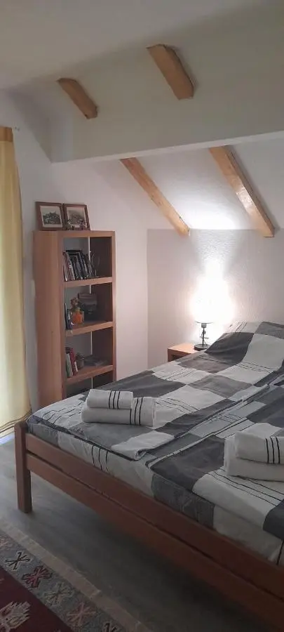 Ravne weekend house