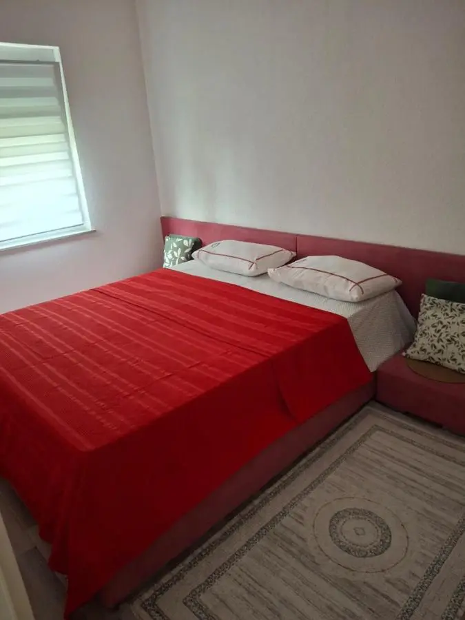 Ćeif HOUSE