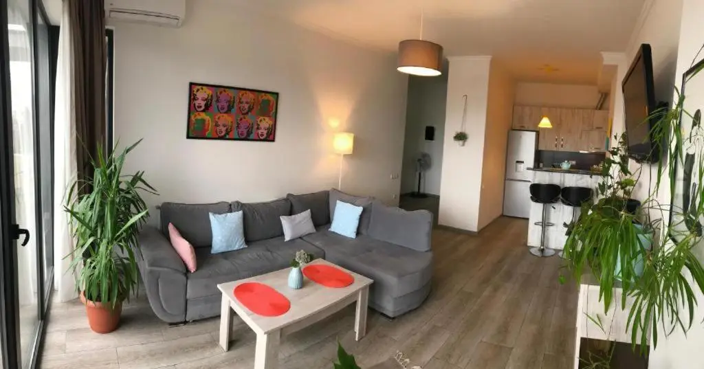 Ameri Plaza Green Apartments