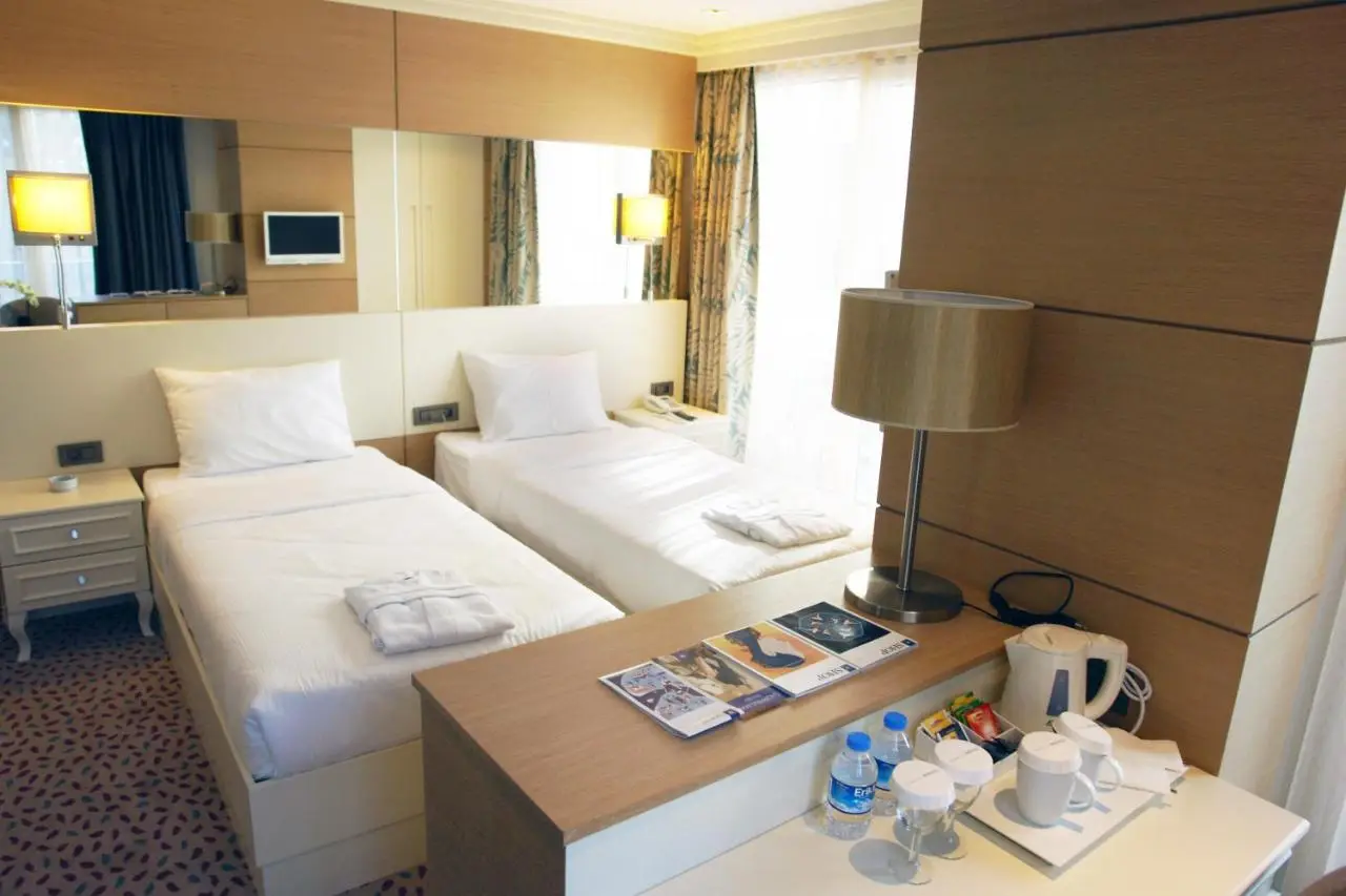 Le Mirage Hotel