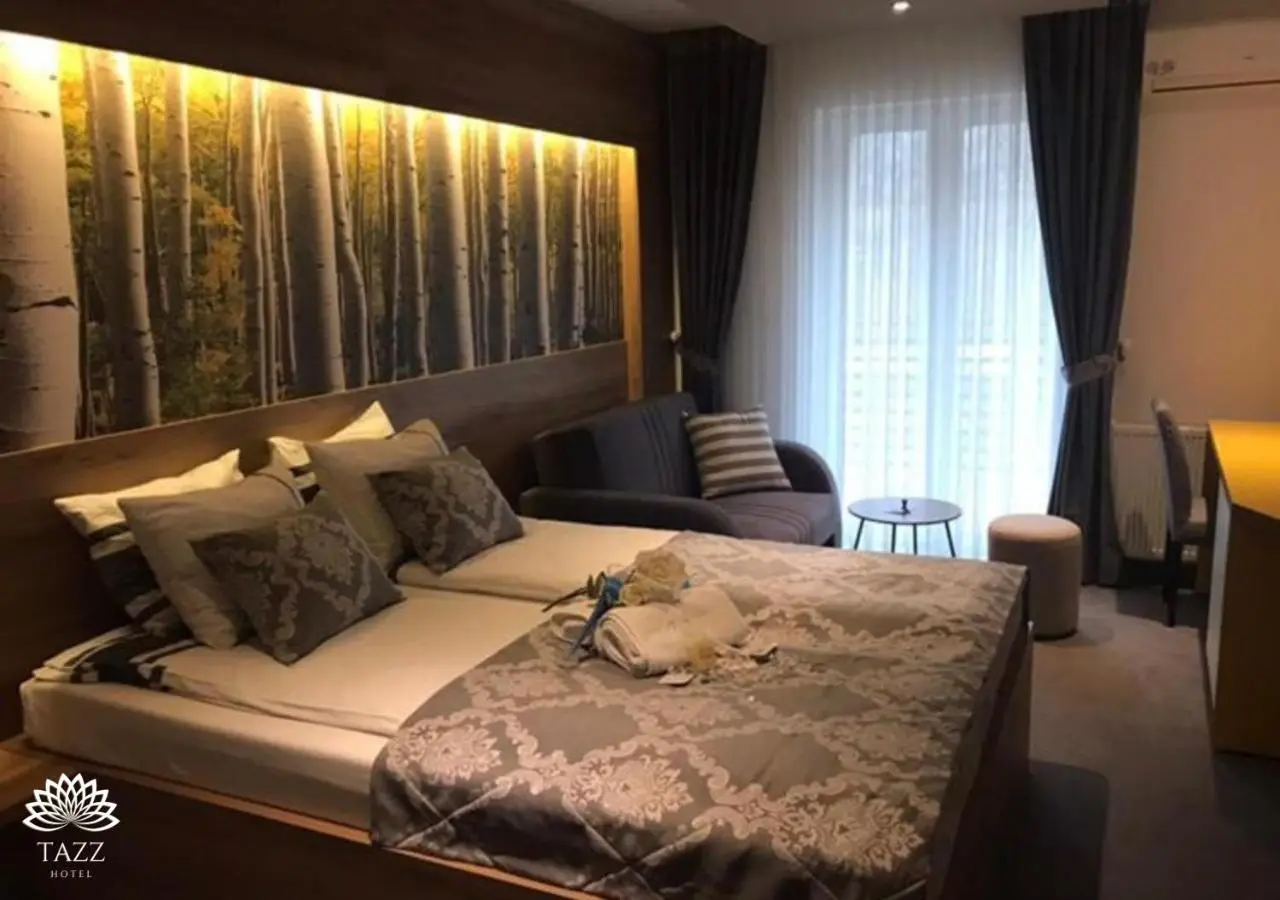 Hotel Tazz - River Front Oasis Collection