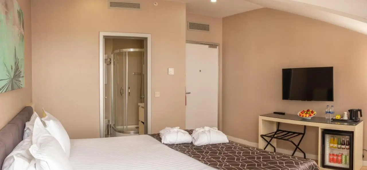 Elm Suite Hotel