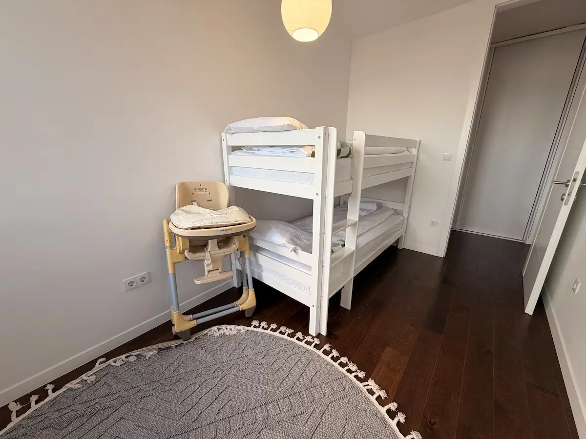 Spacious Apartment with Stunning Views & Many Beds