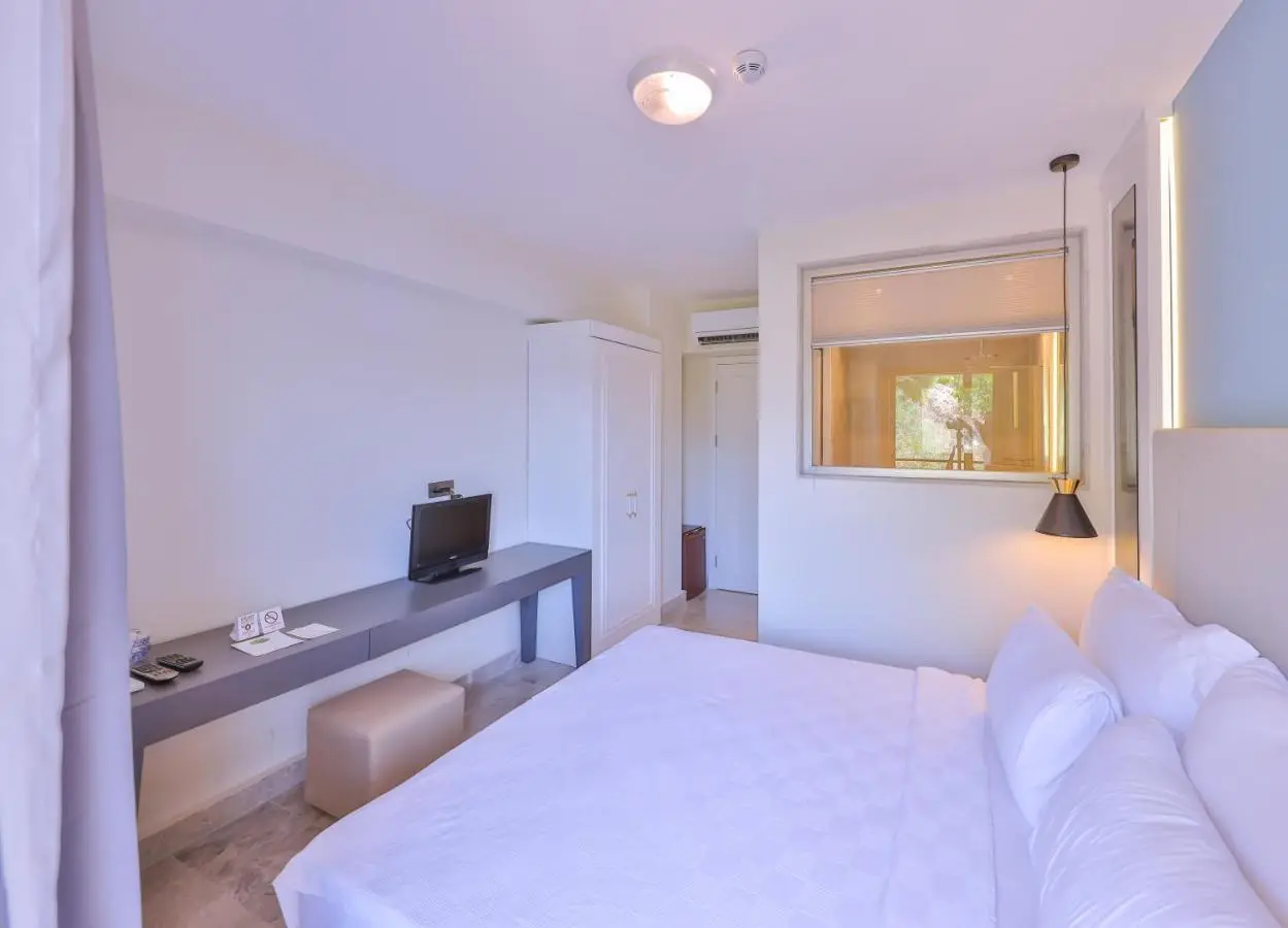 Hera Hotel