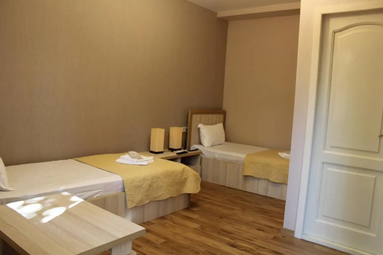 Emis Hotel