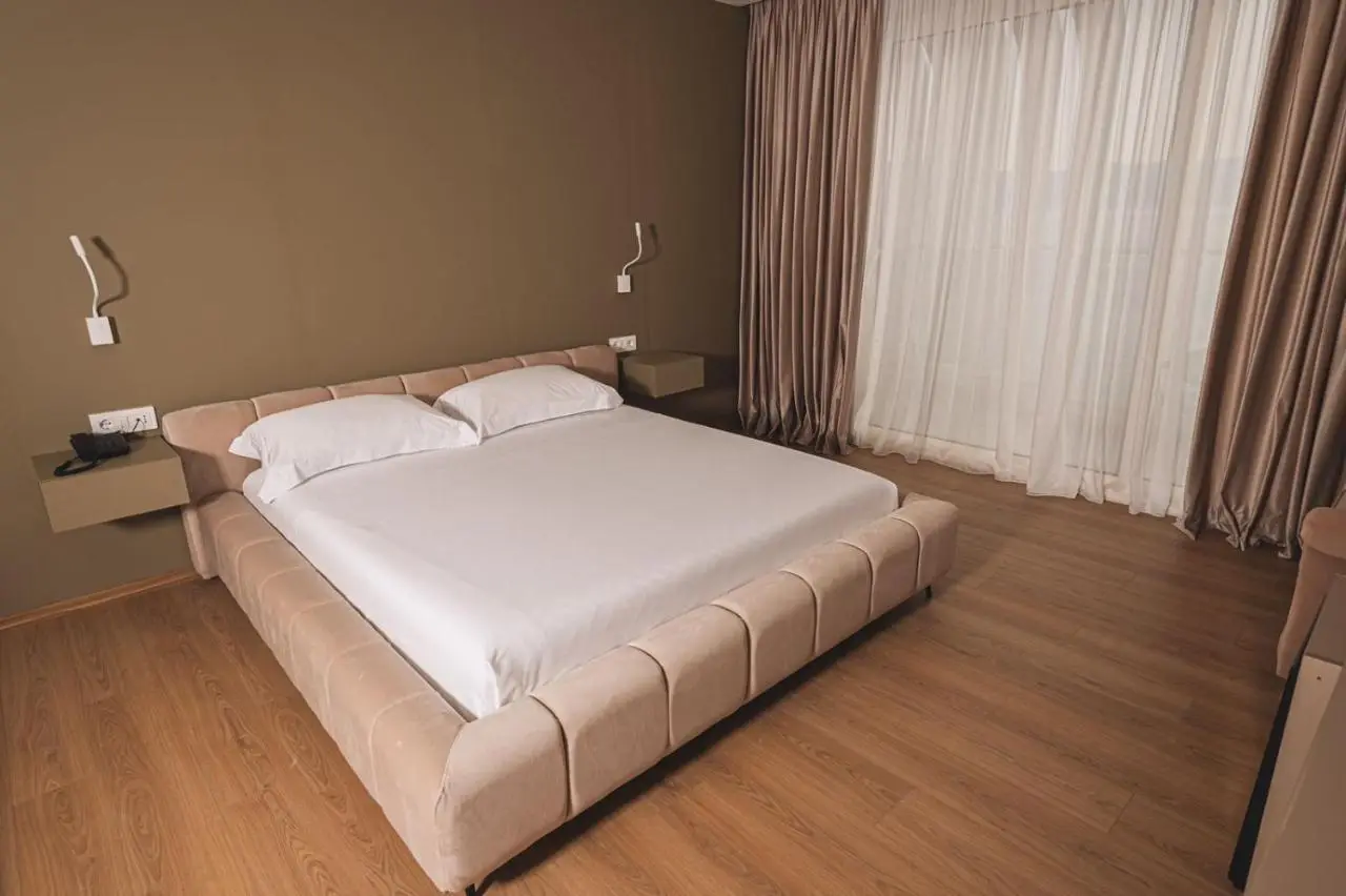 Grand Mirage