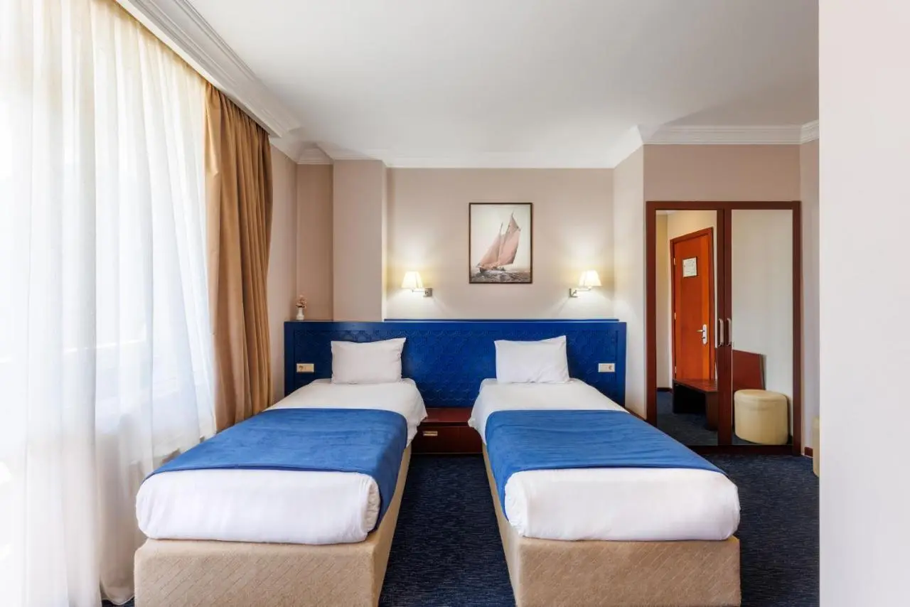 Cruise Hotel
