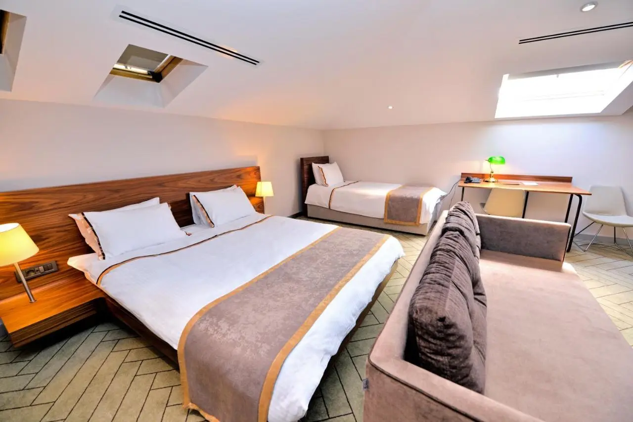 Upsuites Hotel