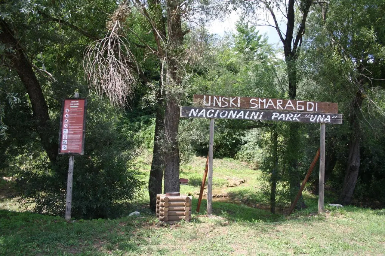 Holiday Home Alen - Una National Park Retreat - with Garden & Terrace