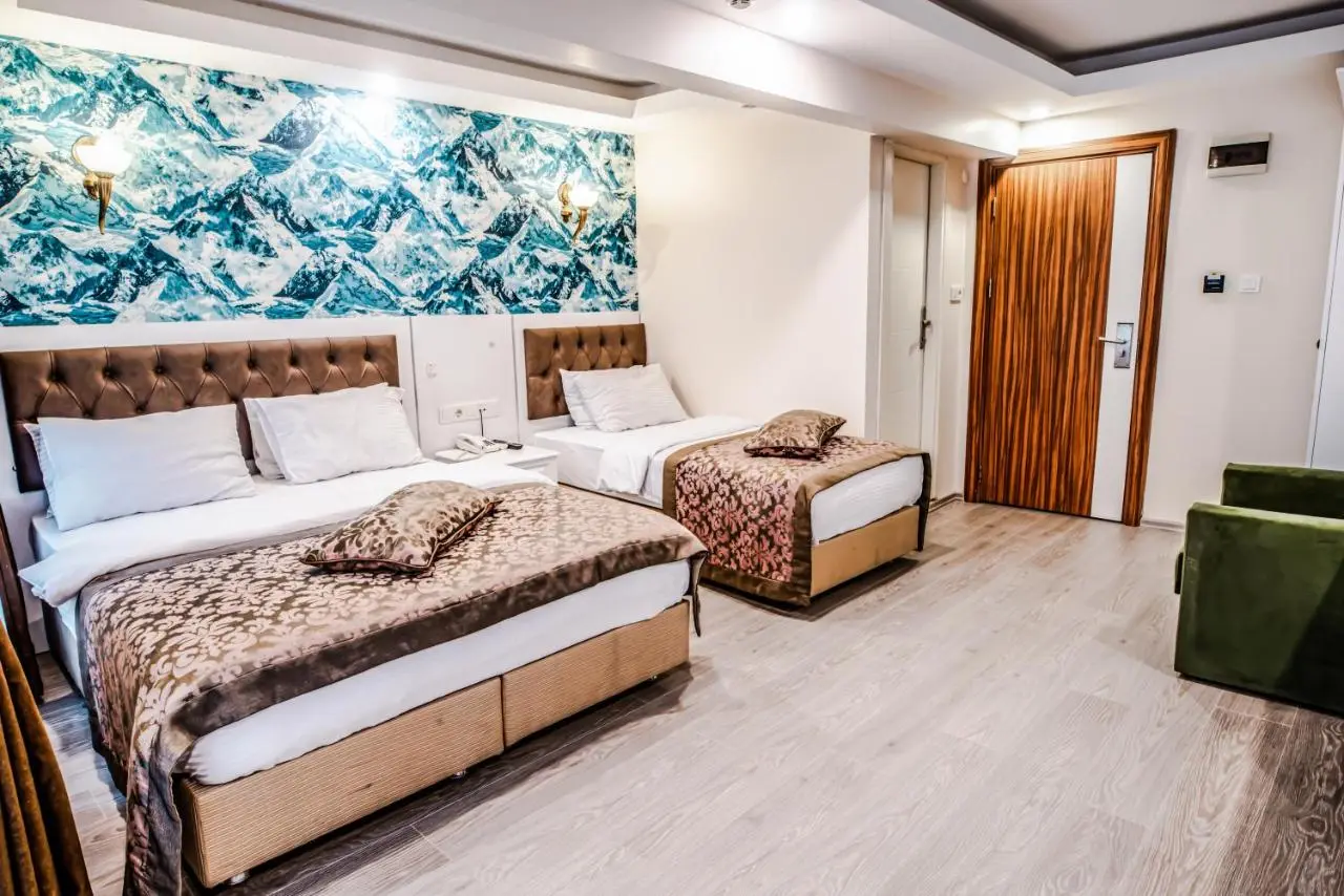 Lazz City Hotel