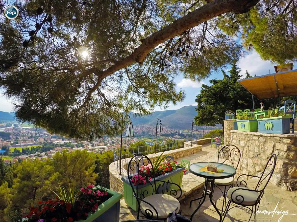 Sunny apartment with a view