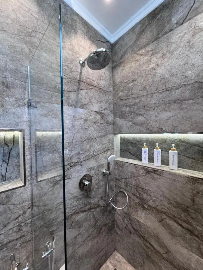 White Star Villa - Studio Apartments with Parking