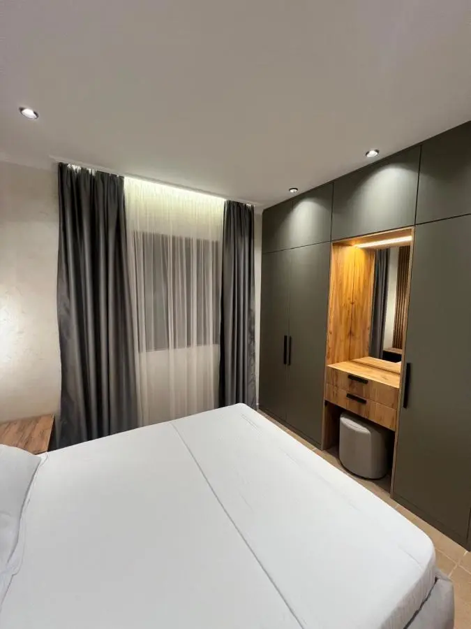 Kamberi Hotel & Apartments