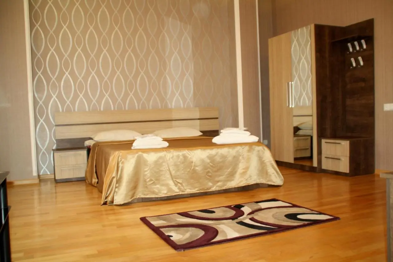 Bonus Hotel