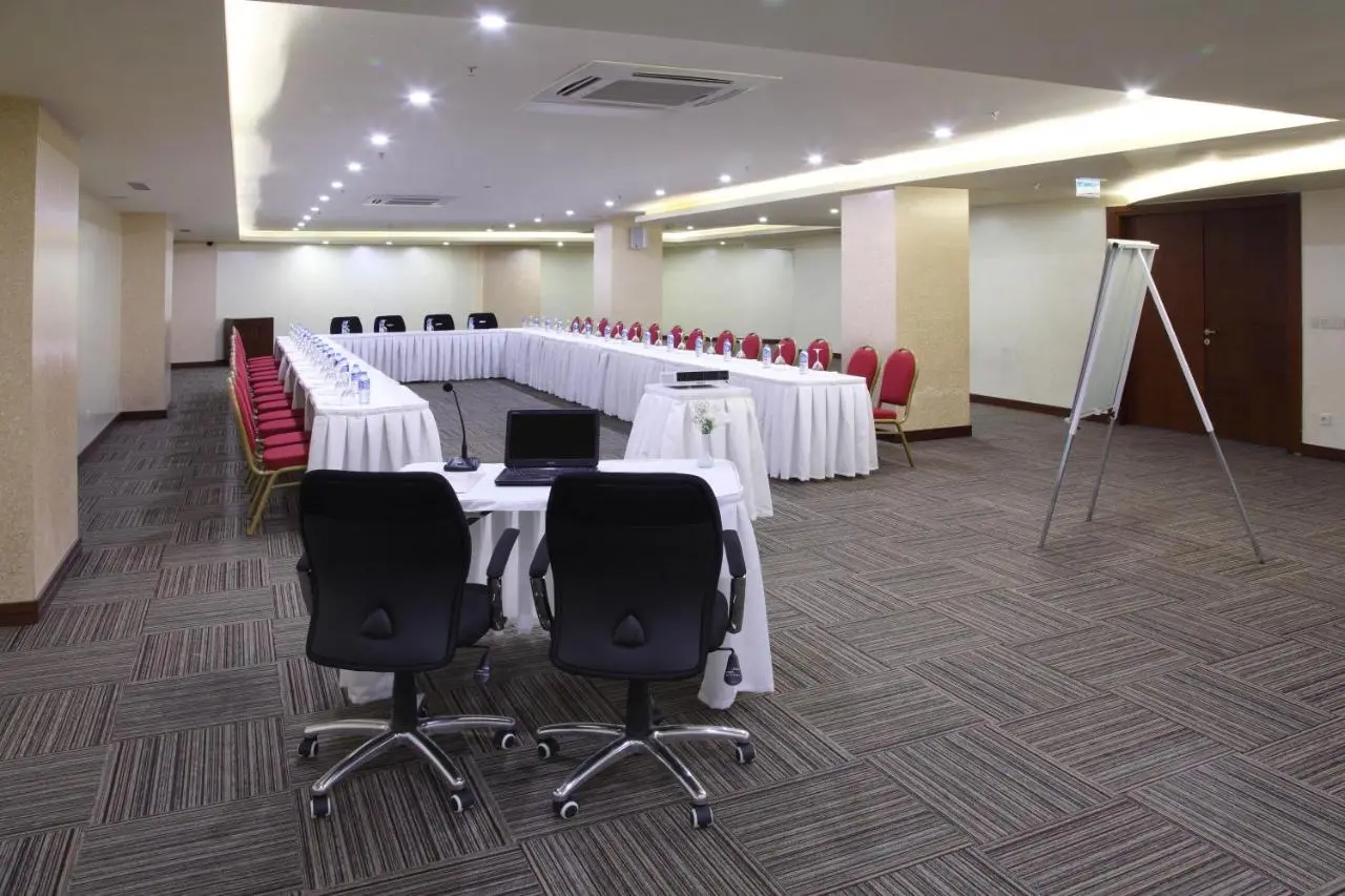 Hotel Senbayrak City