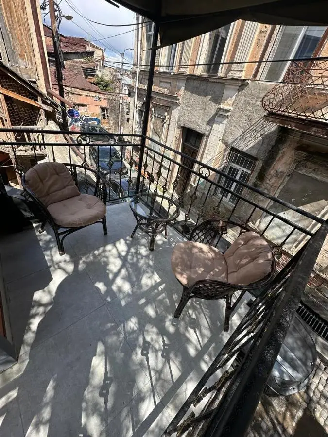 nikolozi
