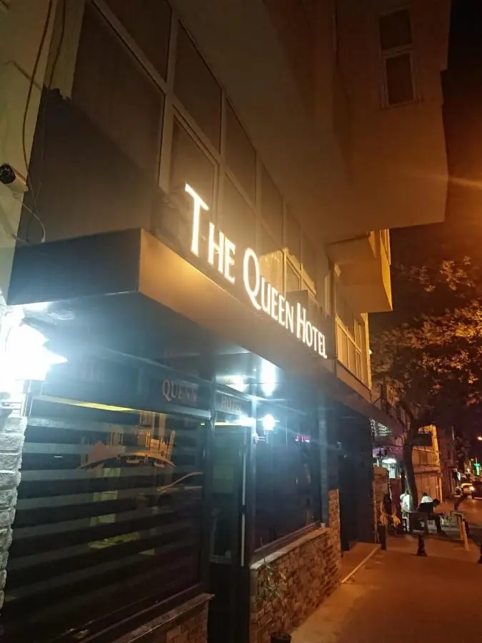 The Queen Hotel