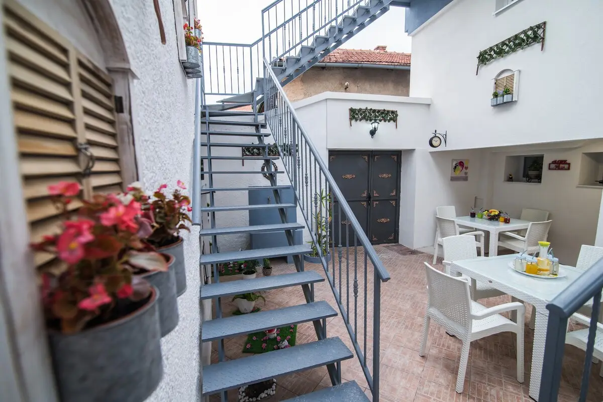 Love Apartment 2