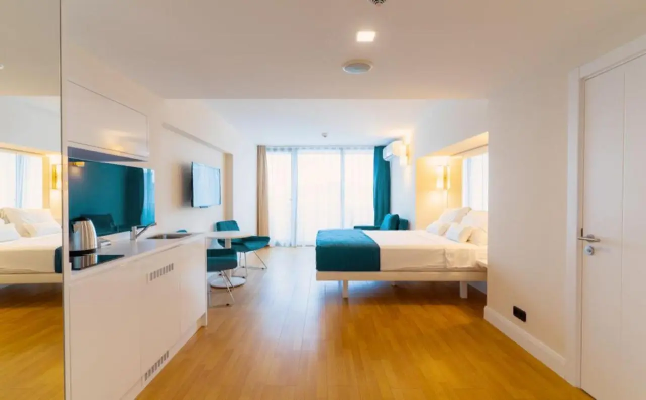 Next Wave Aparthotel