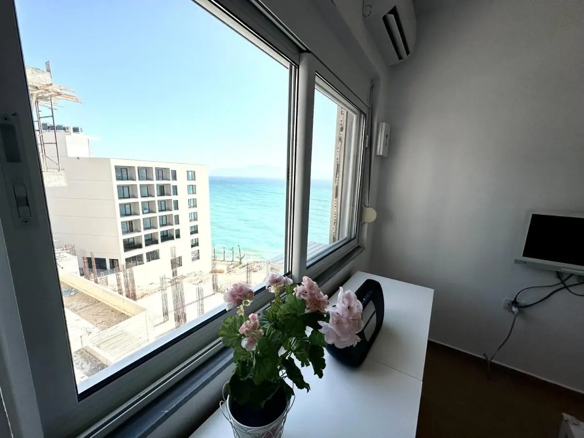 K&T Infinity View Seaside Apartment