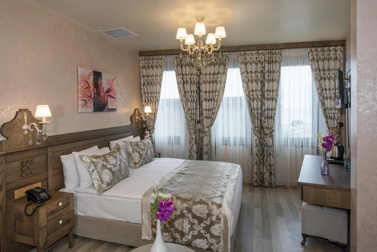 Perapolis Hotel