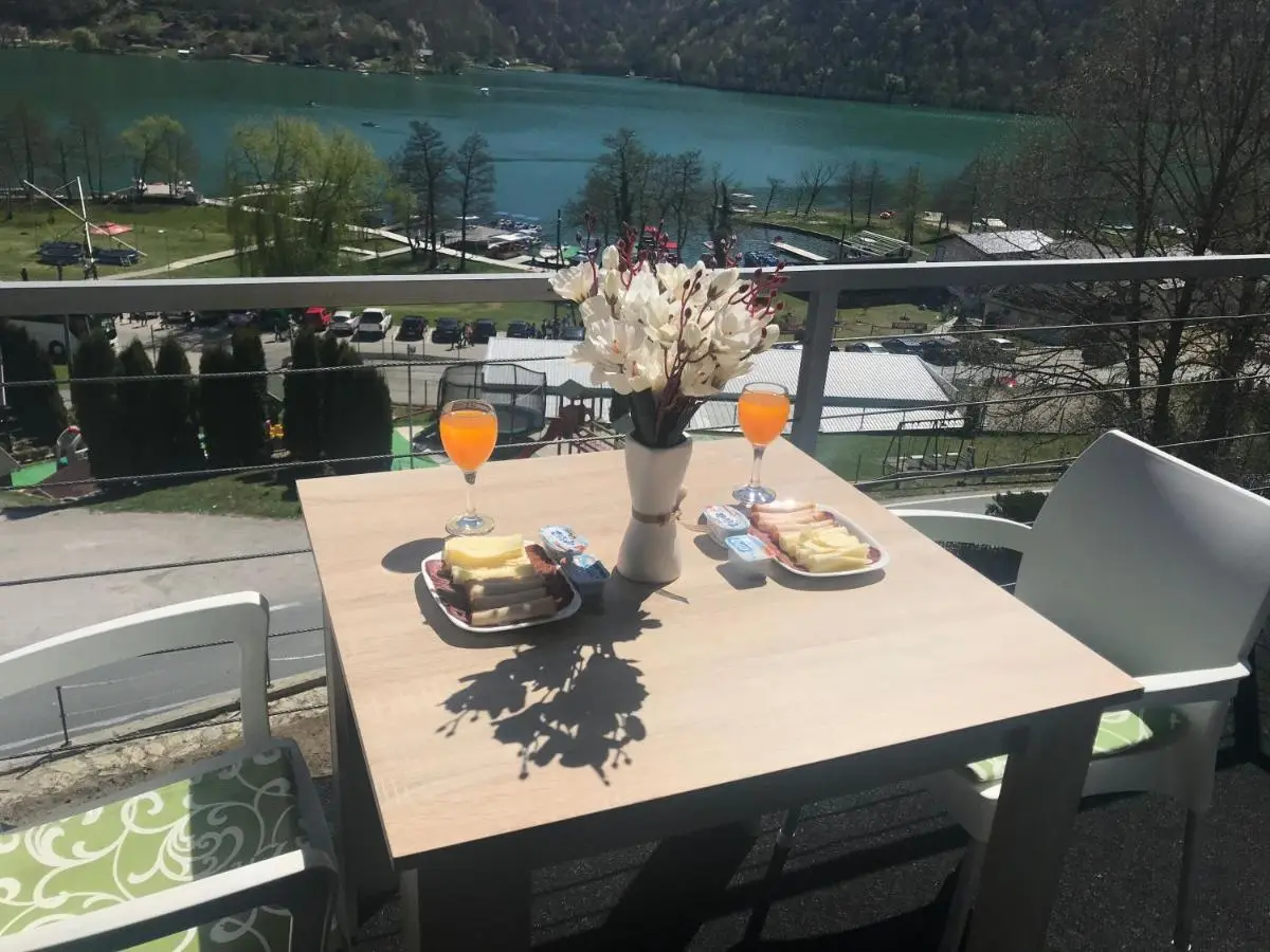 Royal Town Luxury with Panoramic View Wake up to breathtaking lake views and pure tranquility