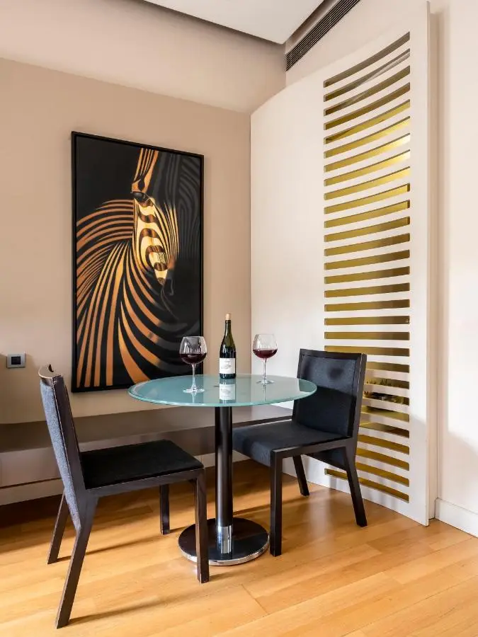 Ansen Hotel and Suites