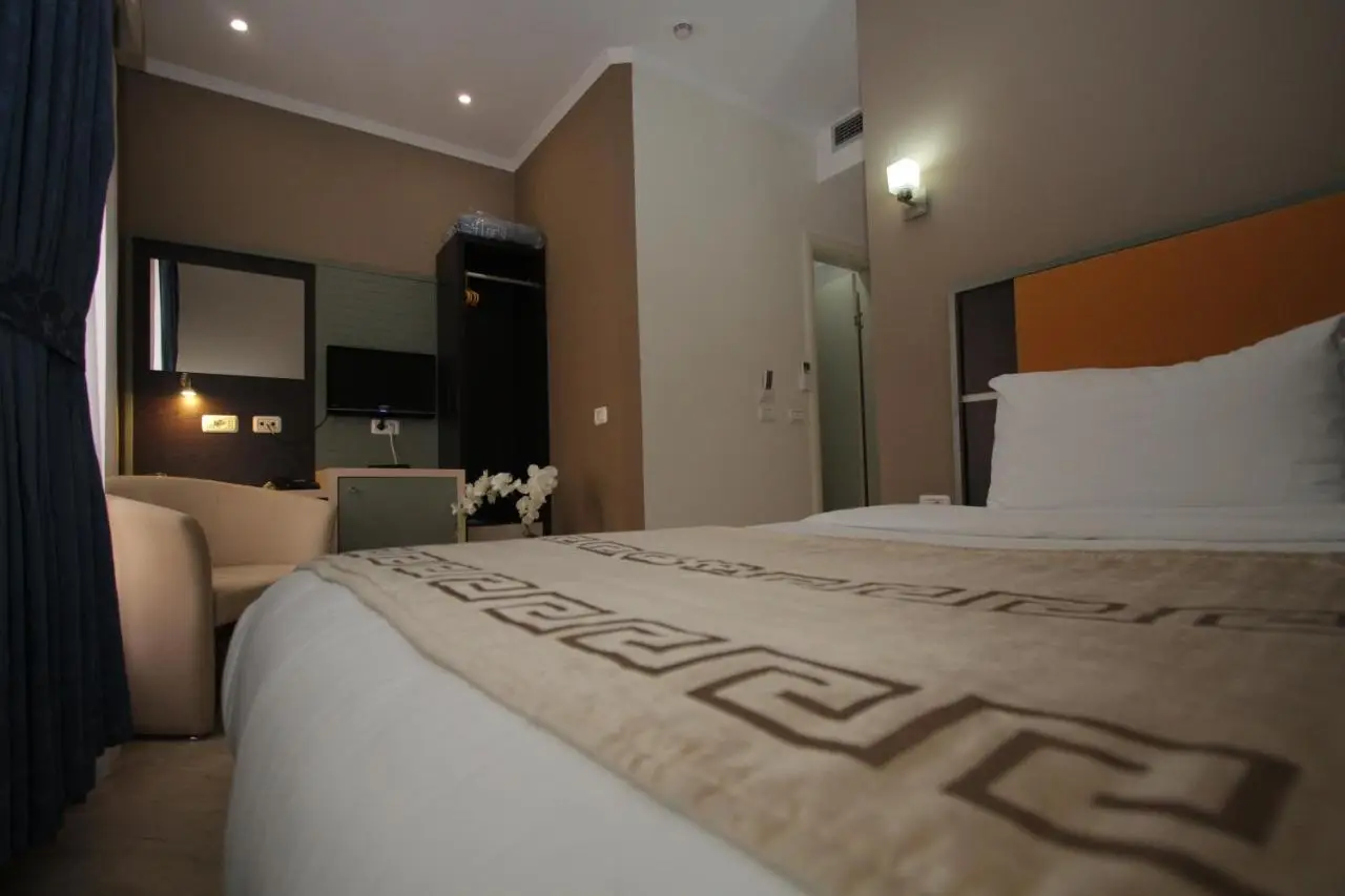 Capital Tirana Hotel Bruçi