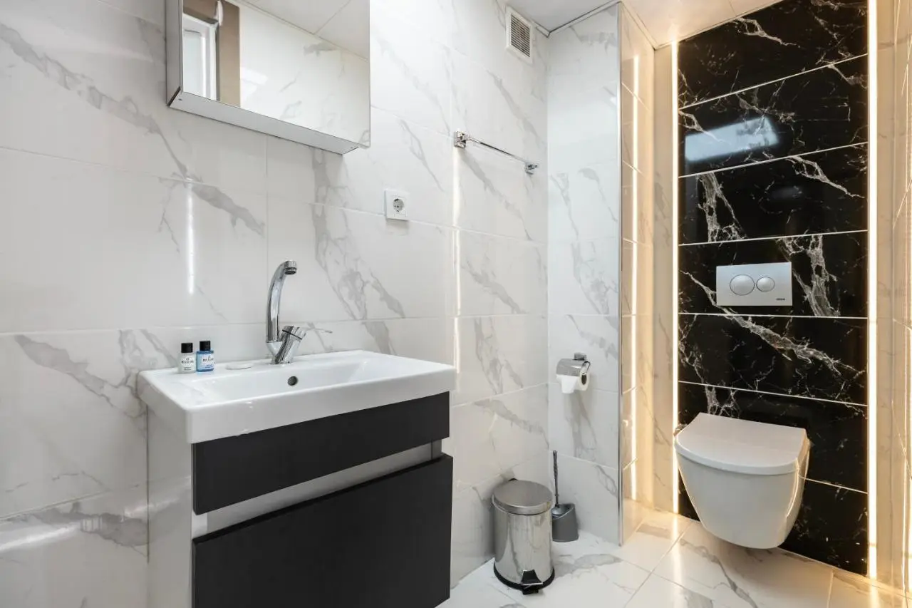 AYKA APART SUiTES OLD CITY