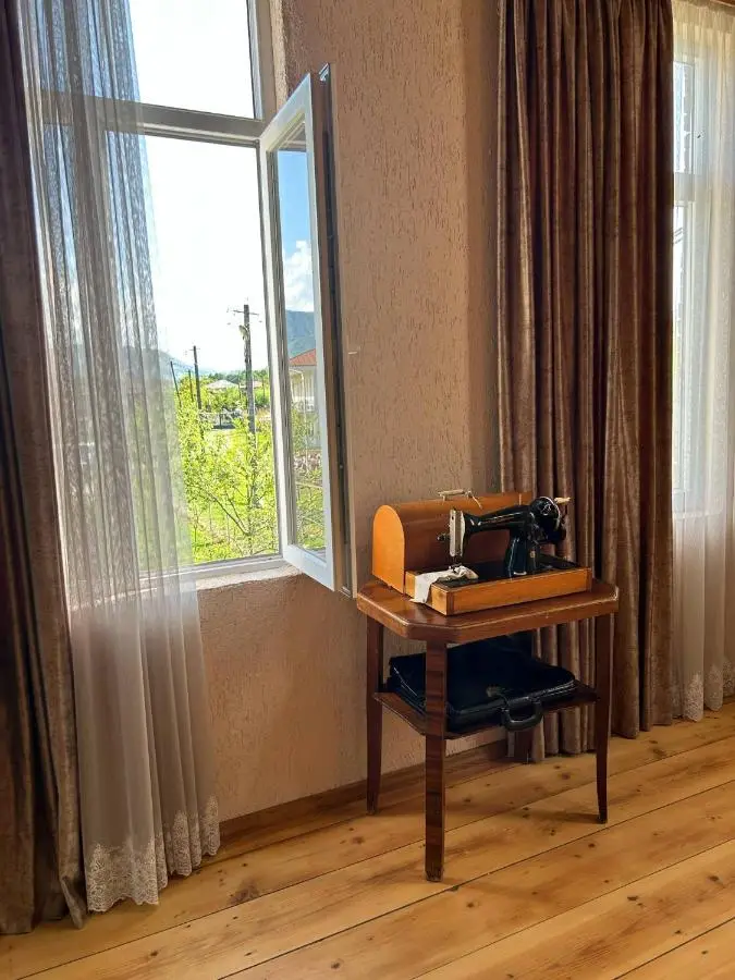 Villa Obcha - Whispering Vines Guesthouse