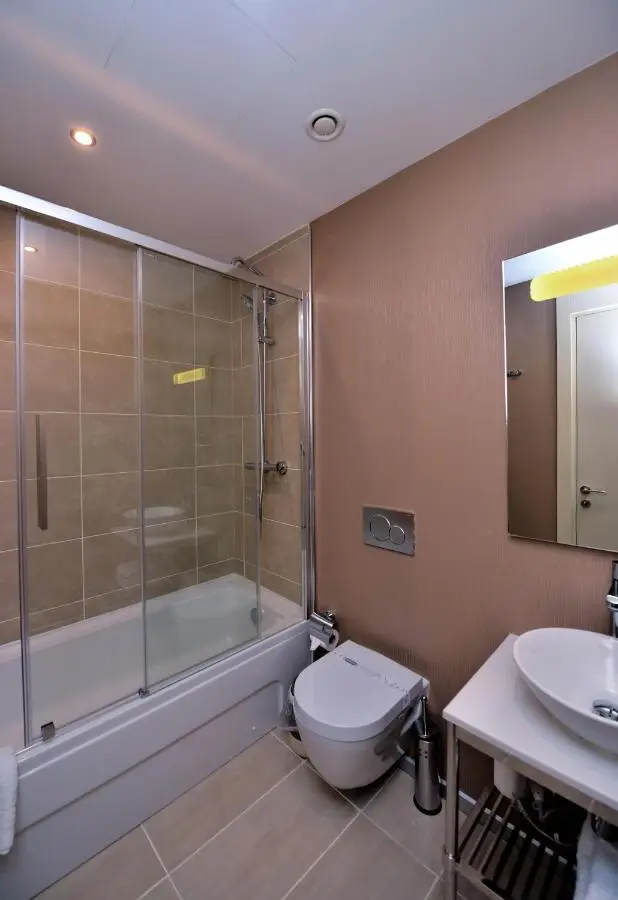 Upsuites Hotel