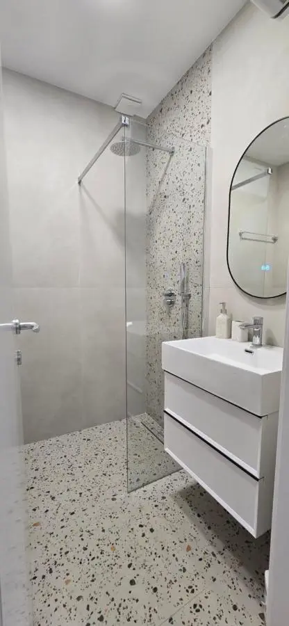 A Cheerful villa with free parking space