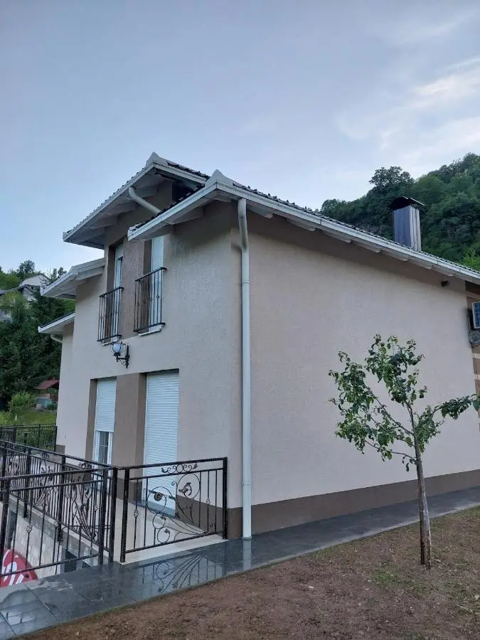 Villa AS na Jablaničkom jezeru