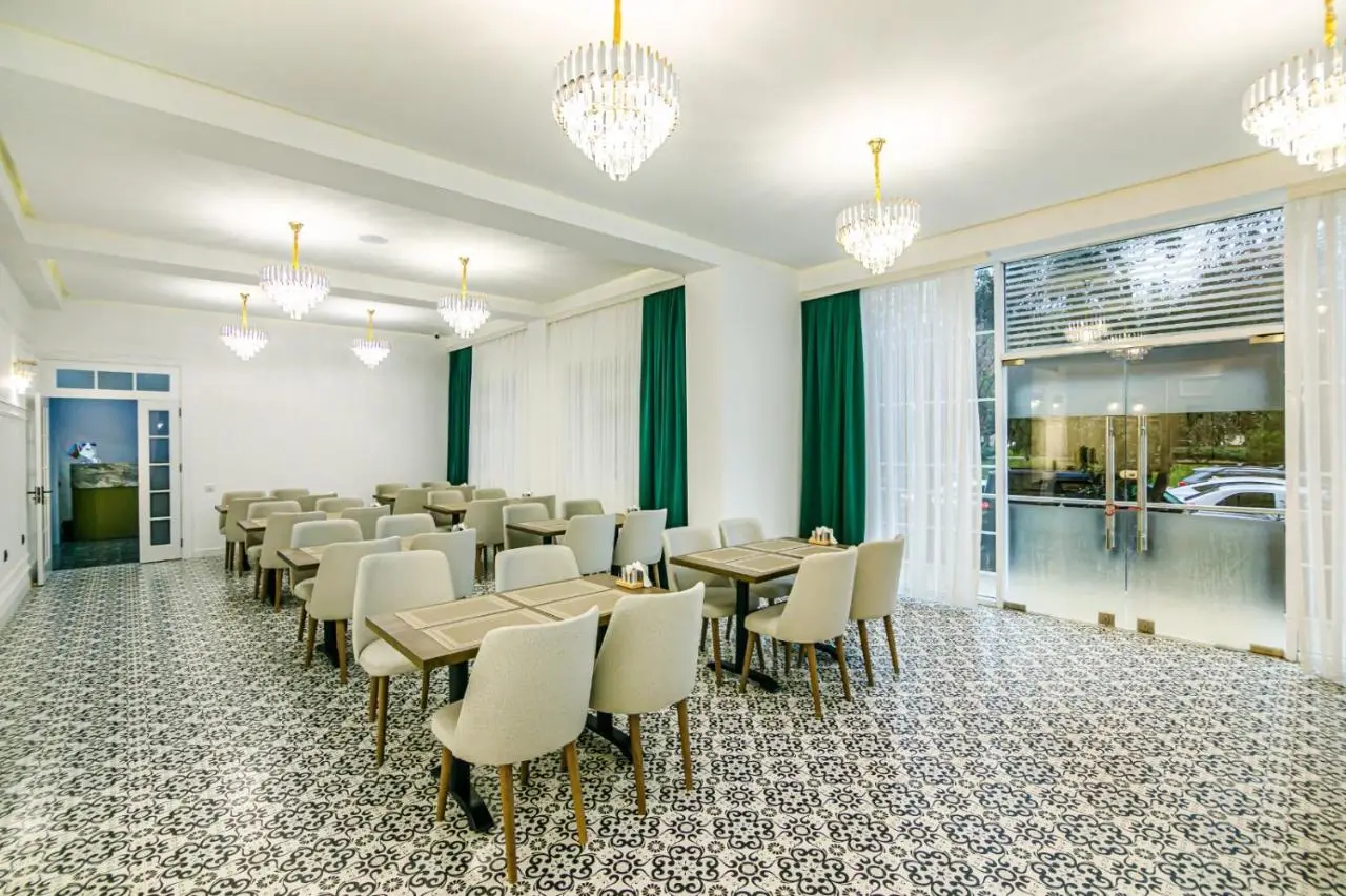 GREEN PARK HOTEl