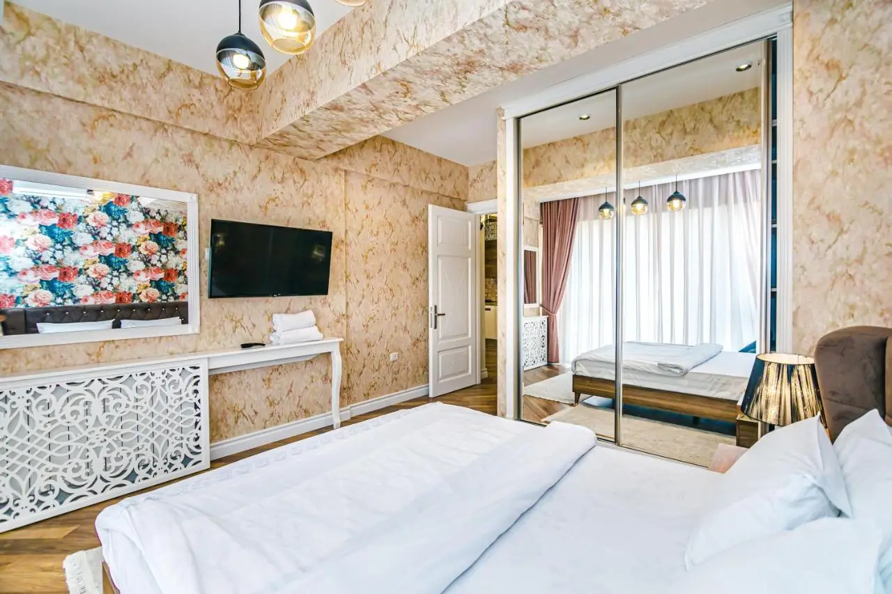CRYSTAL Luxury Apartment on BAKU