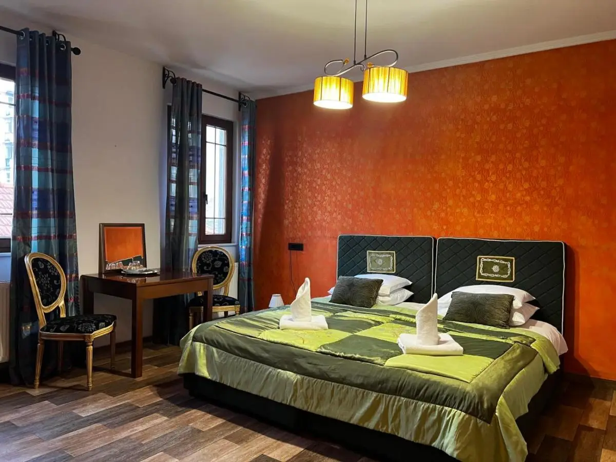 MICHELE Hotel