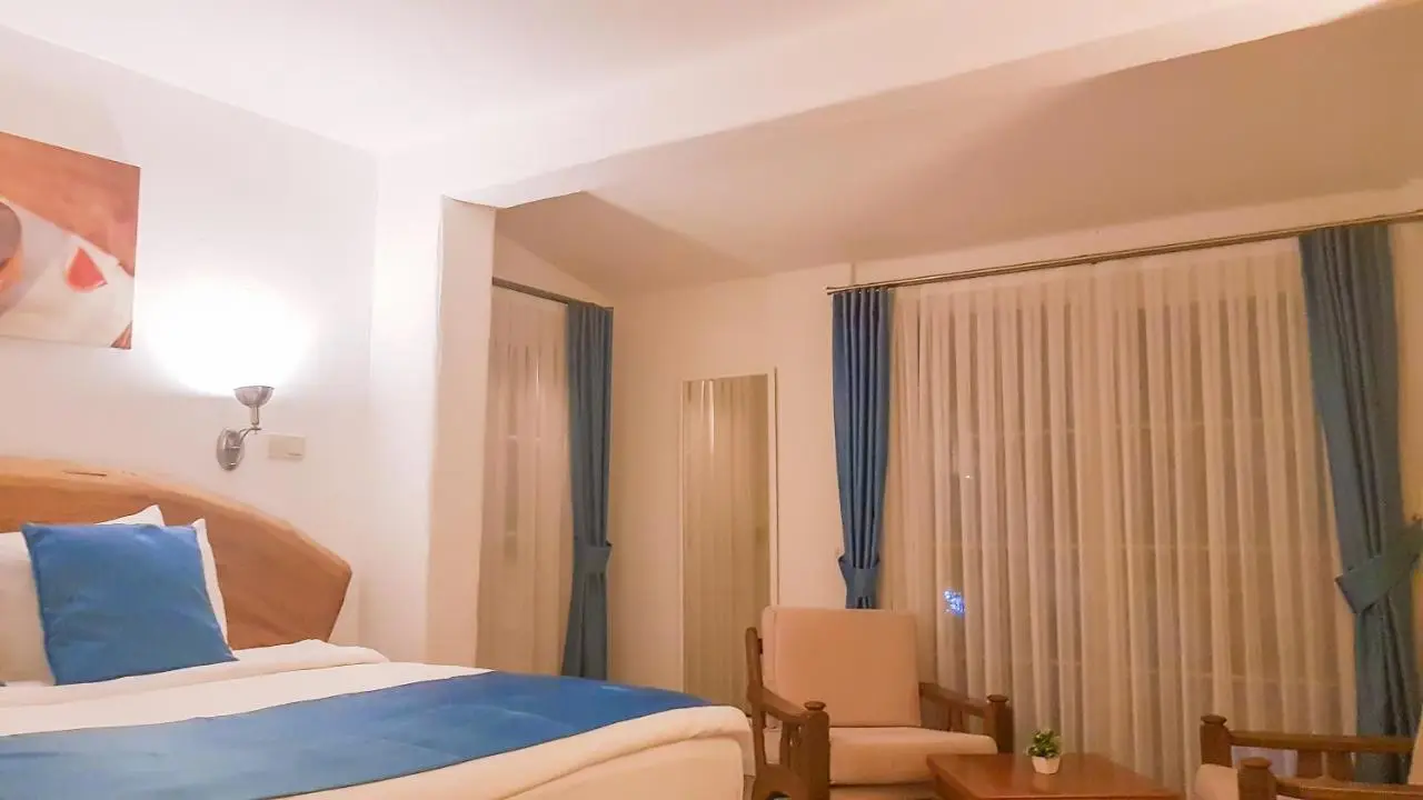 Rebetiko Hotel