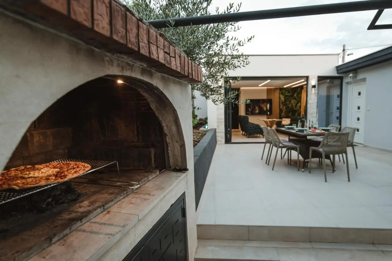 Villa View Mostar with Heated Pool & Jacuzzi