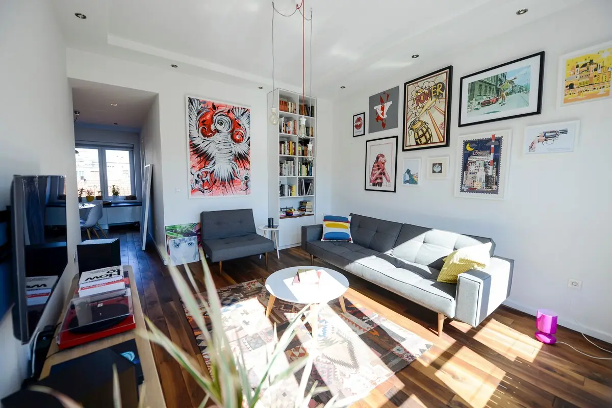 Top location penthouse apt.