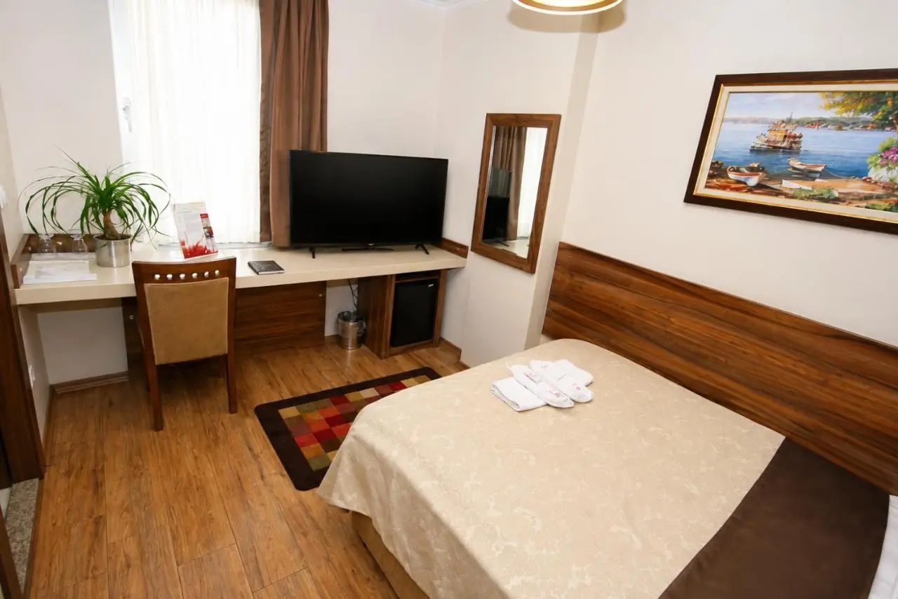 My Rose Hotel