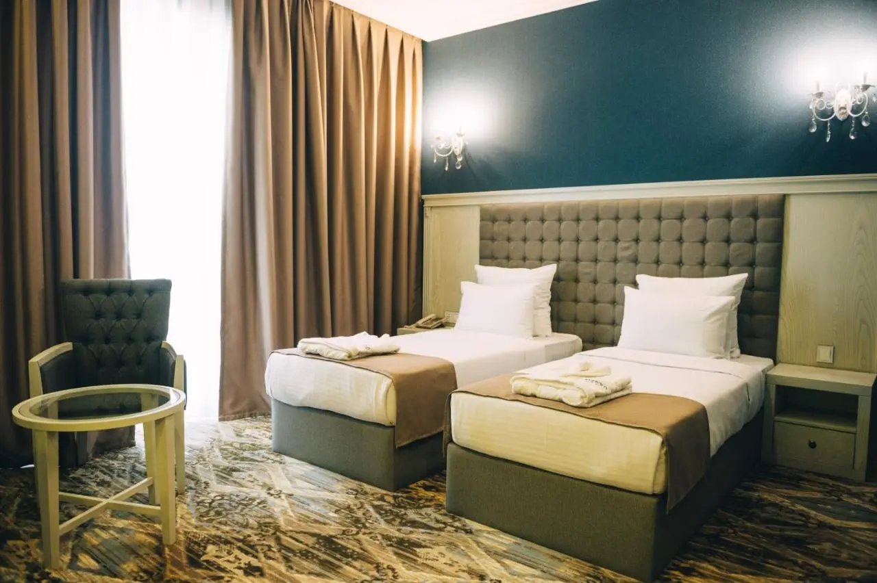 Emerald Suite Hotel
