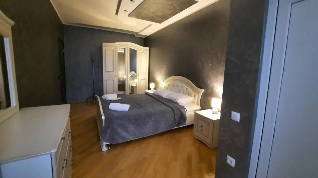 Makos Guest House
