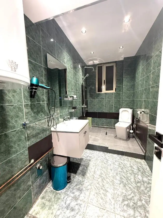 Prime Location - shared Bath