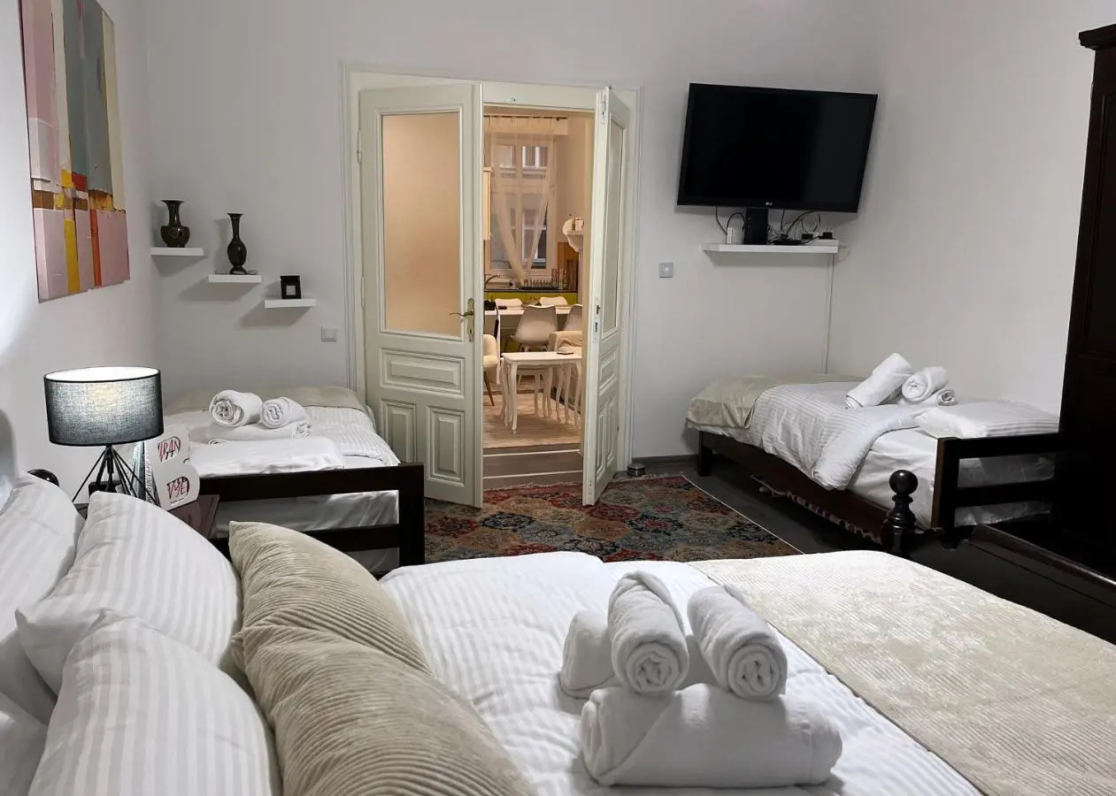 Main Street Retreat Apartment with Free Parking