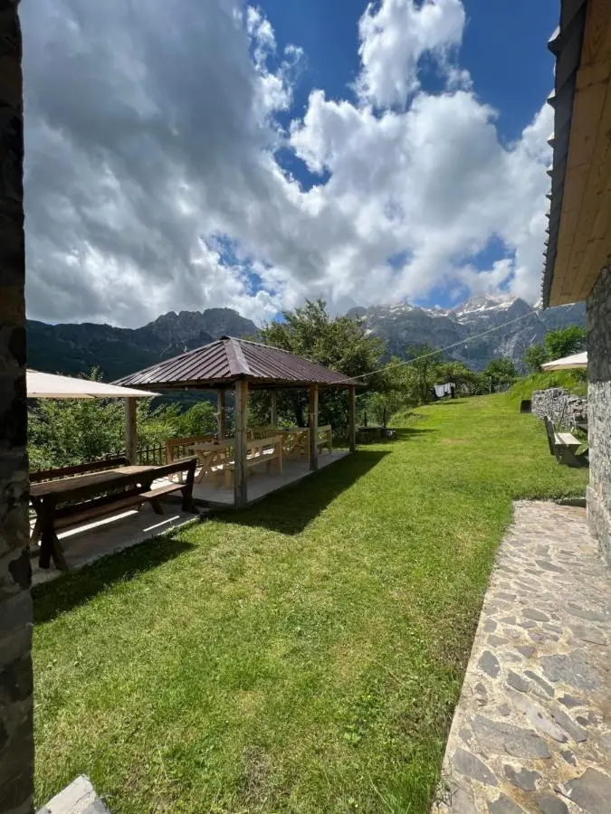 Guest House Gjelaj